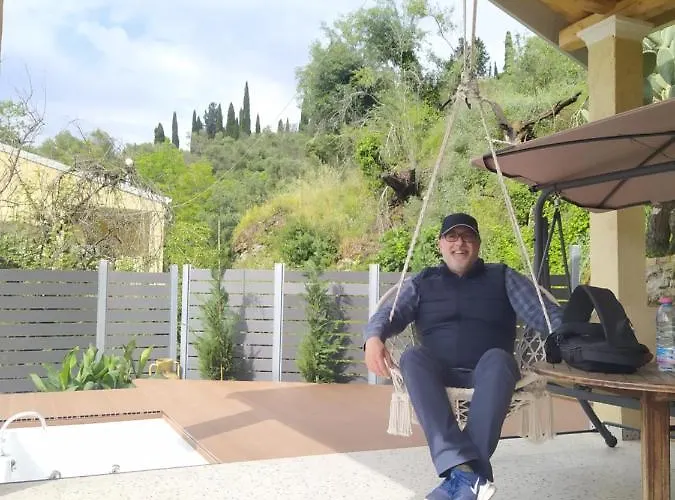 Nikos' Lejlighed *