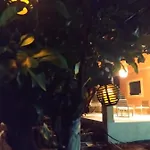 Nikos'