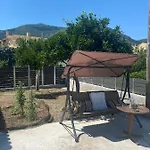 Nikos'